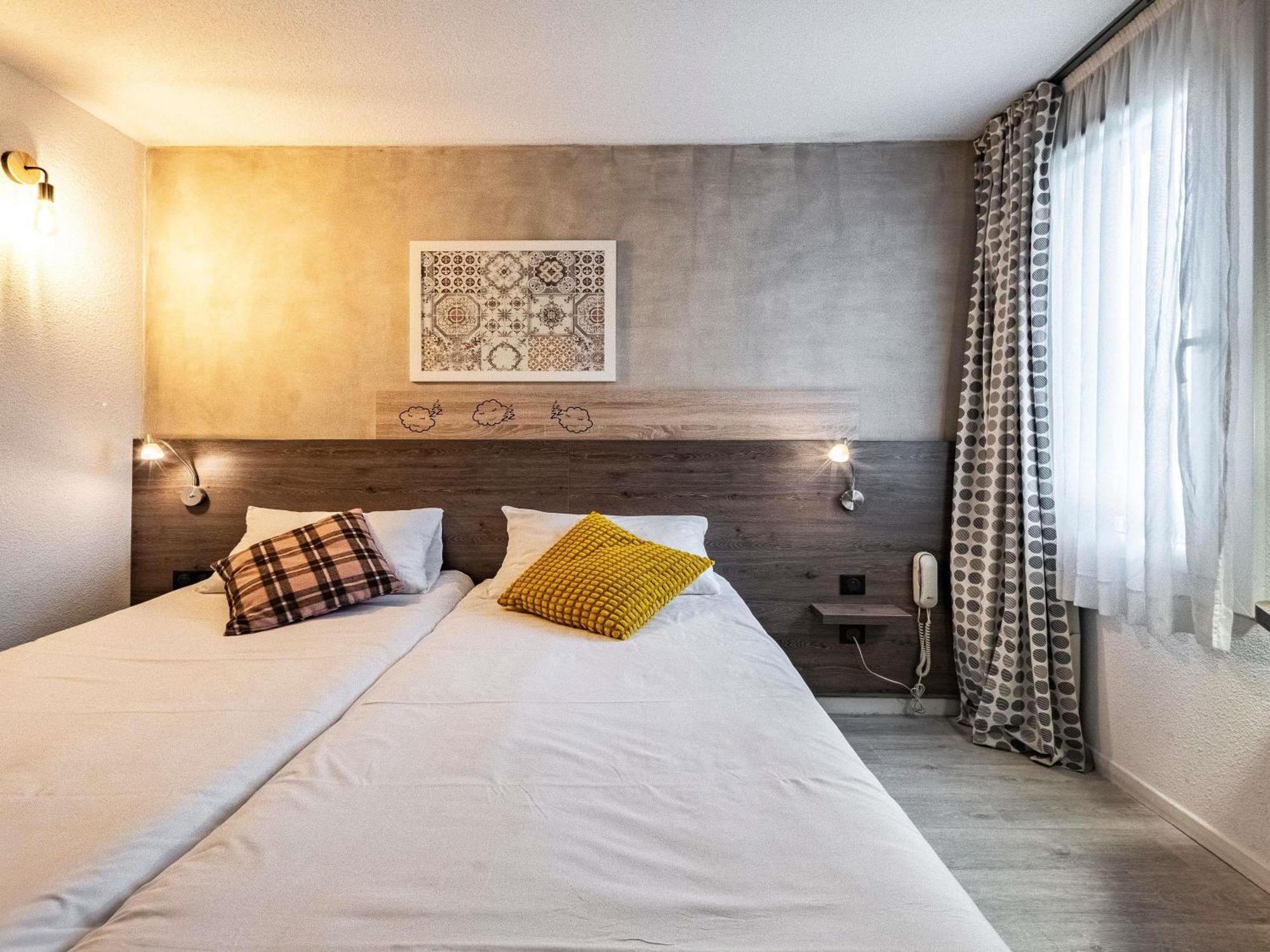 Greet Hotel Massieux Lyon Nord Exterior foto